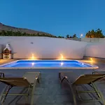Nyaraló House With Private Pool M&m