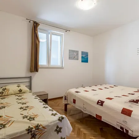 House With Private Pool M&m Дом отдыха Подстрана