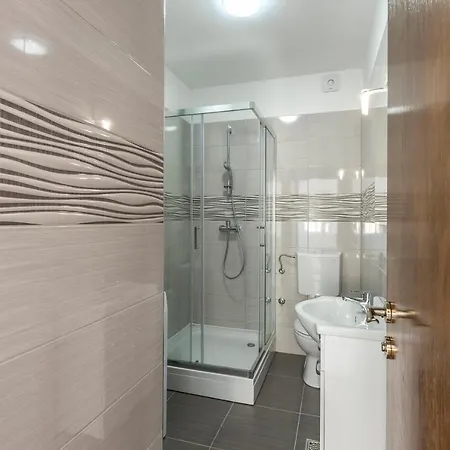 House With Private Pool M&m Дом отдыха Подстрана