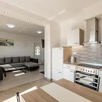 Сasa de vacaciones House With Private Pool M&m