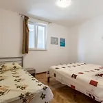 House With Private Pool M&m Сasa de vacaciones Podstrana