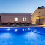 House With Private Pool M&m * Podstrana