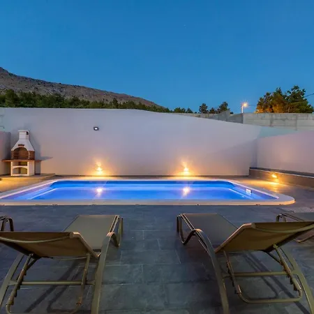 Holiday home House With Private Pool M&m